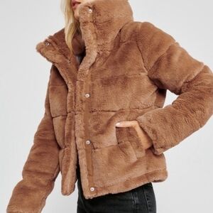 Abercrombie & Fitch Plush Faux Fur Puffer Jacket in Camel Brown